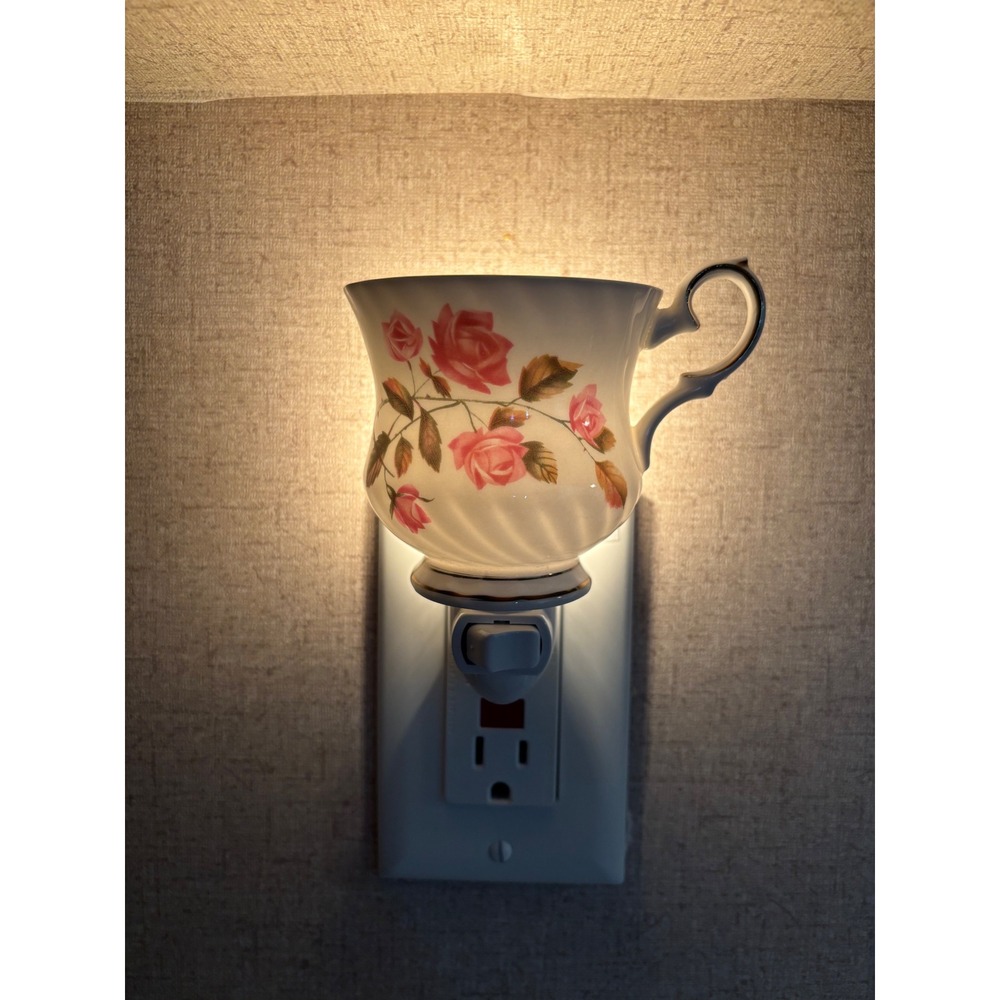 Vintage Teacup Night Light Pink Rose Floral Porcelain Gold Trim Plug In 014